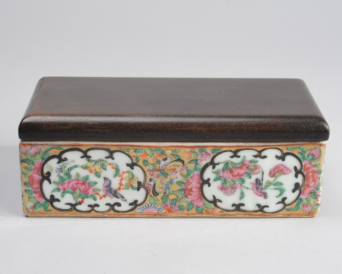 Chinese Rose Medallion Box (1 of 5)