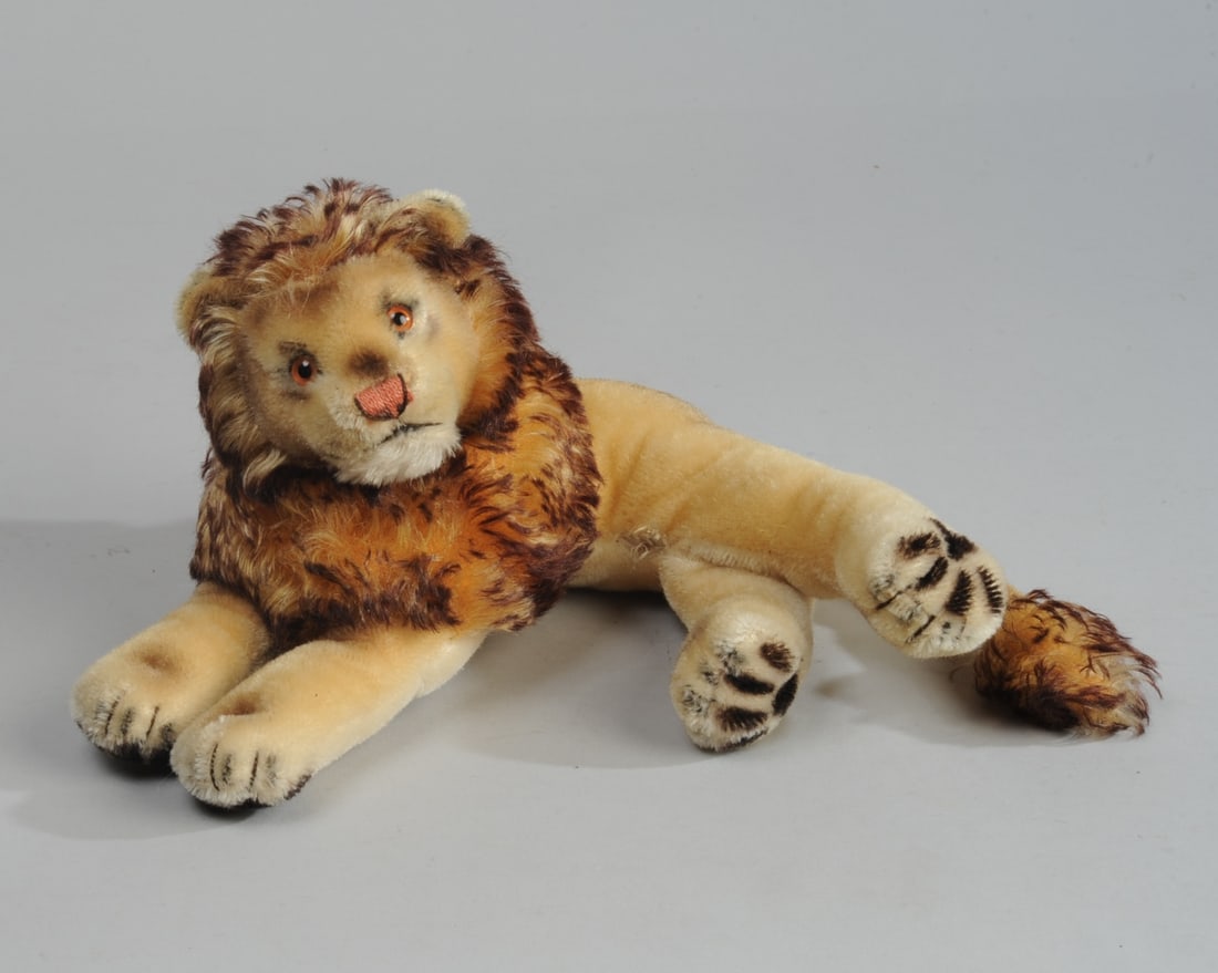 Steiff Leo the Lion (1 of 4)