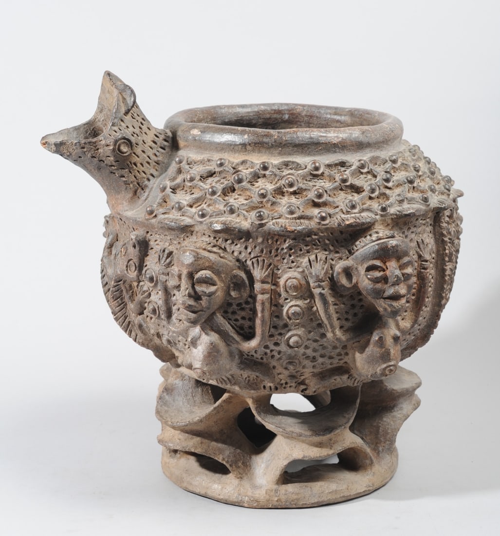 Cameroon Clay Vessel (1 of 12)