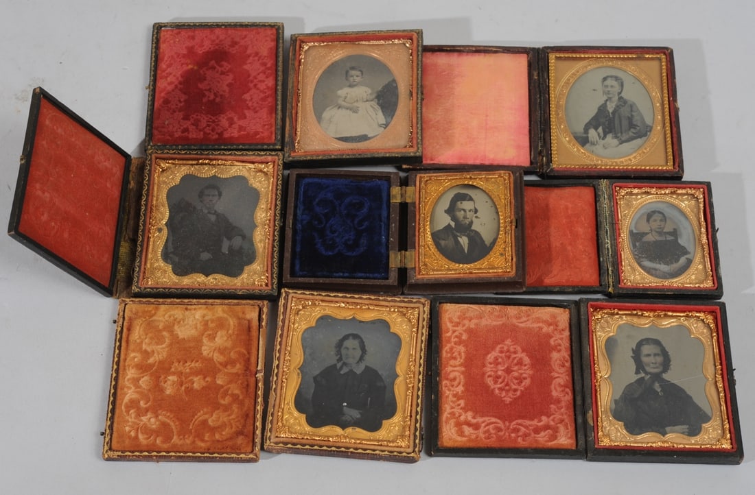 Lot 2 Ambrotypes, 5 Tintypes, in Union Cases (1 of 7)