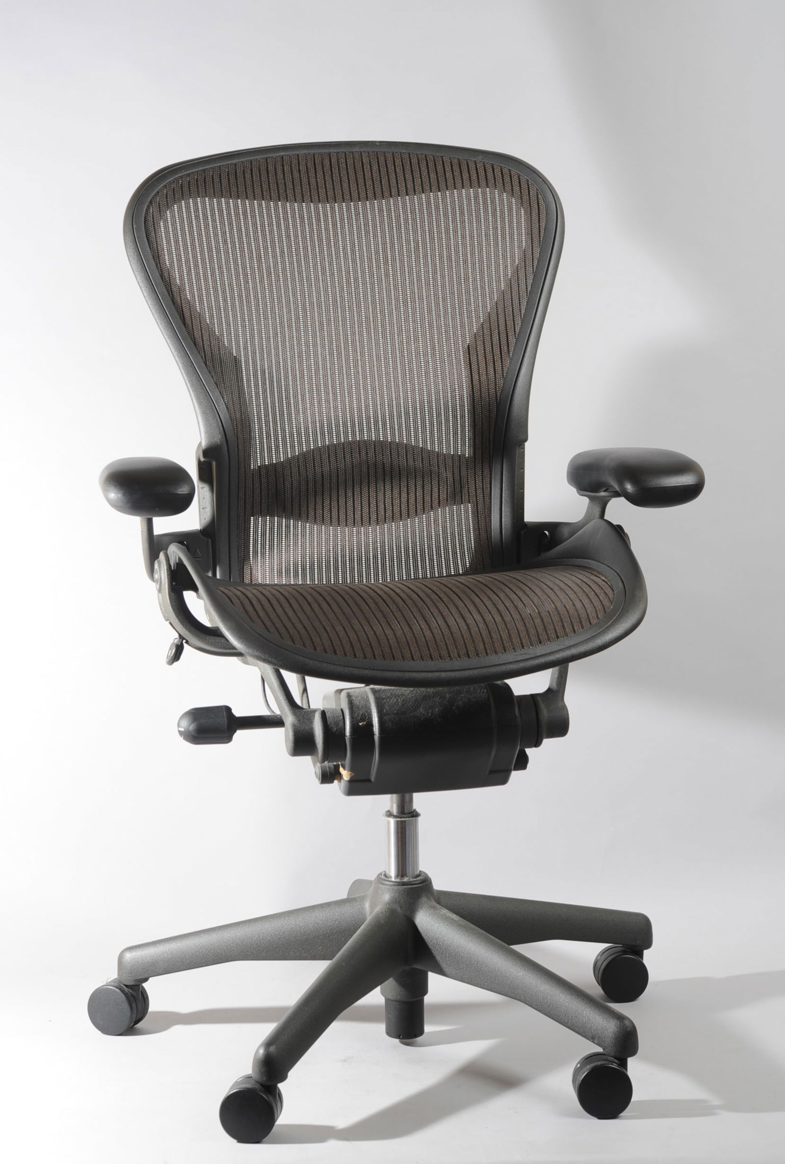 Herman Miller Aeron Office Chair (1 of 5)