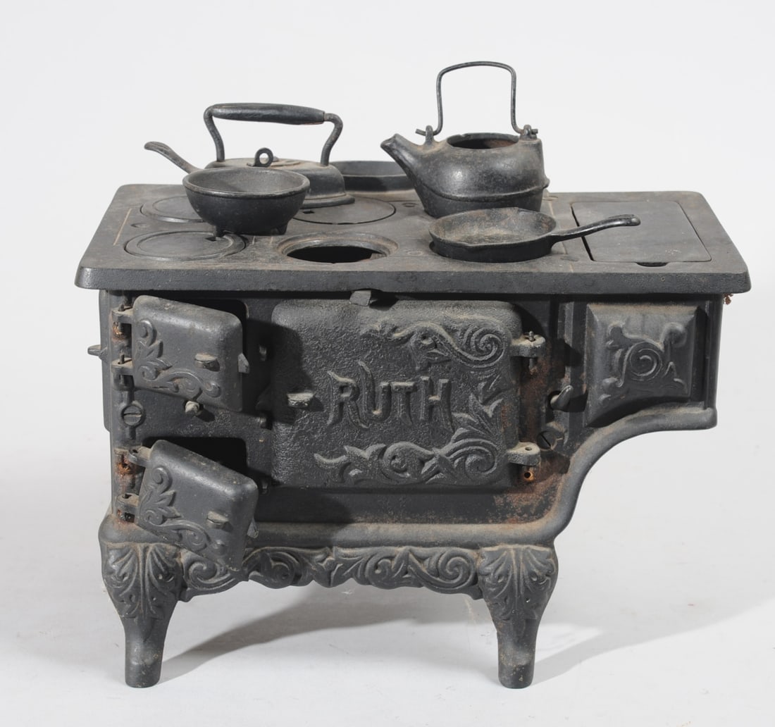 Miniature Cast Iron Cook Stove & Accessories (1 of 3)