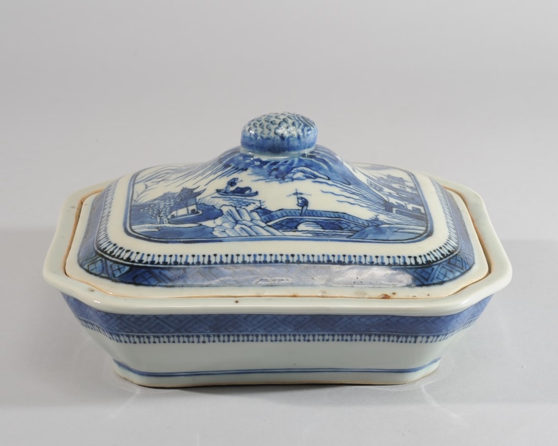 19th C. Chinese Export Canton Serving Dish (1 of 6)