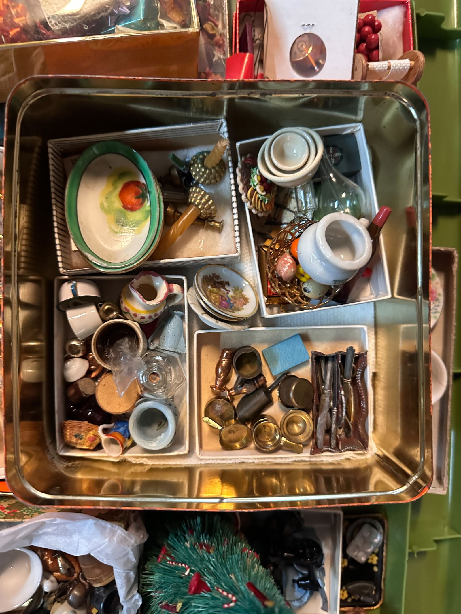 Mixed Grouping Vintage Doll House Accessories (1 of 5)