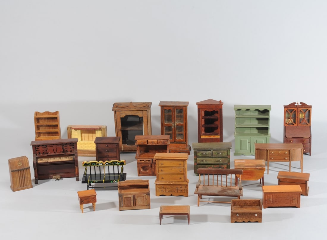 Mixed Grouping Vintage Doll House Furniture (1 of 8)