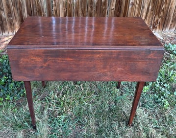 Early 19th C. New England Drop Leaf Table
