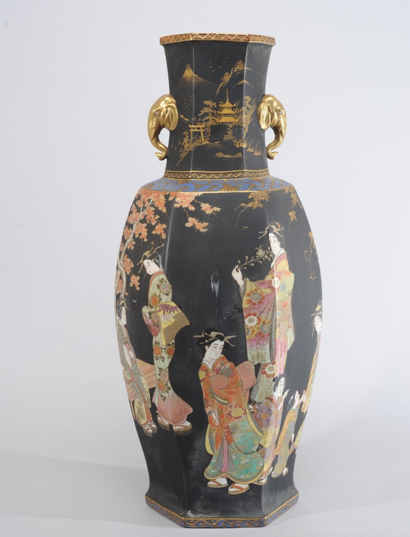 Large Vintage Japanese Vase (1 of 11)