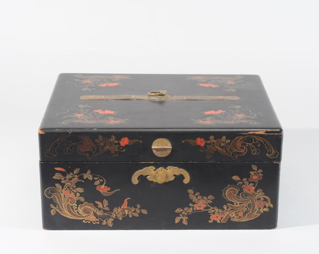 Antique Asian Lacquer Box (1 of 16)