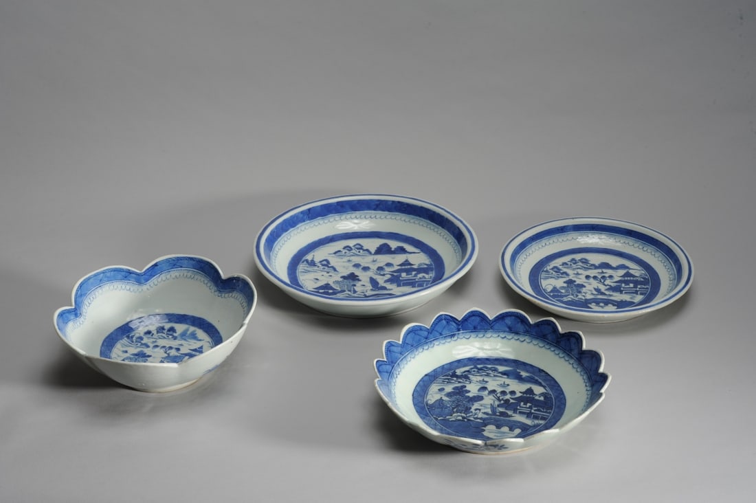 4 Pc. Chinese Export Canton Serving Bowls & Dishes (1 of 11)