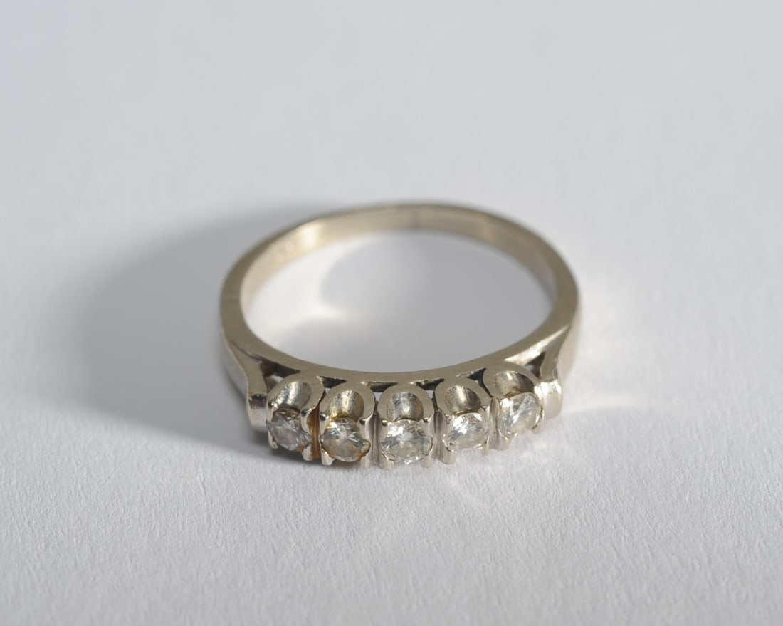 14K Yellow Gold & Round Brilliant Diamond Ring (1 of 2)