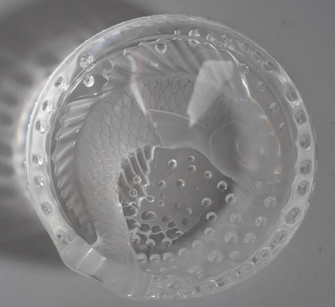 Lalique Concarneau Koi Fish Ashtray: Signed, no visible chips, cracks or repairs. Dia: approx. 6 1/8". H: approx. 1 3/4".