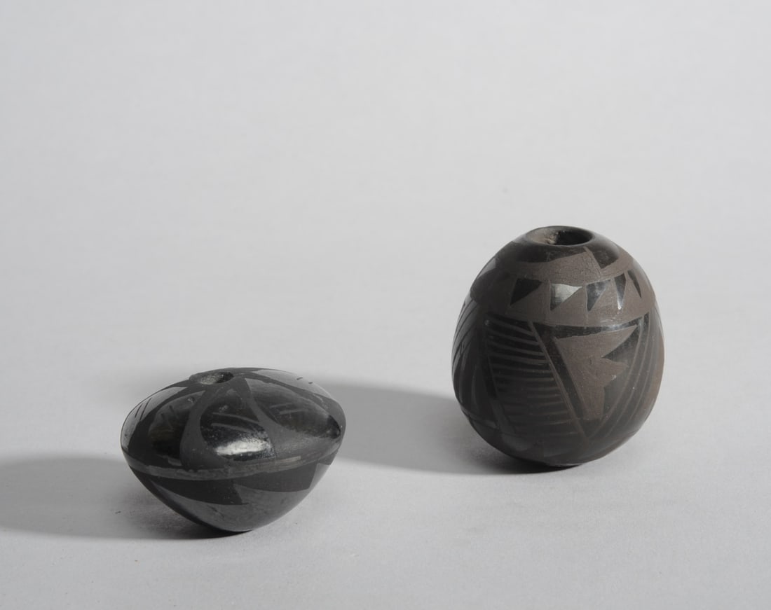 2 Mata Ortiz Black on Black Pottery Seed Pots (1 of 3)