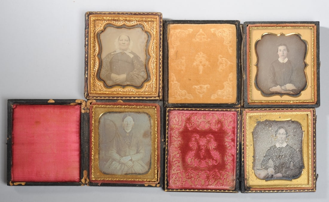 4 Daguerreotypes / Ambrotypes of Women (1 of 8)