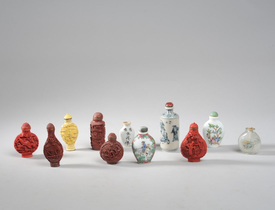 Lot  Antique and Vintage Chinese Snuff Bottles (1 of 12)