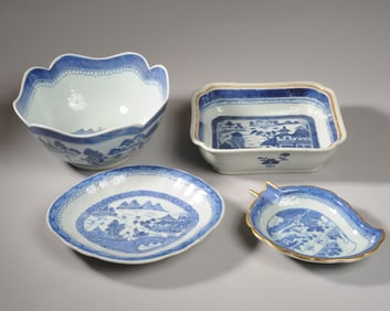 4 Pc. Chinese Export Canton Serving Pieces