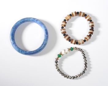 3 Chinese Hardstone, Agate Bracelets