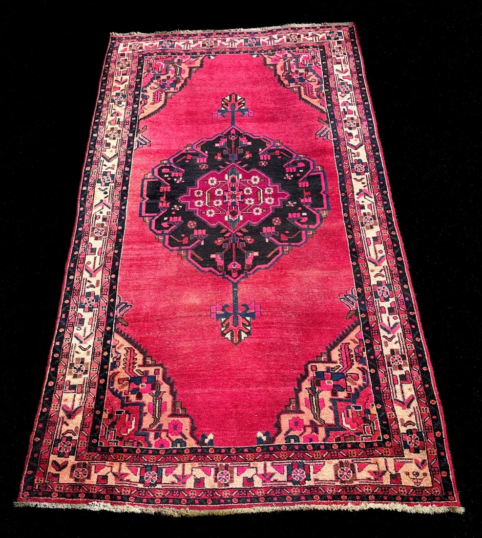 Vintage Persian Heriz: Approx. 9' 5" x 5'. Seamless shipping is available through LiveAuctioneers at checkout, but you are welcome to arrange your own shipping if you prefer—many bidders find this can be the more economic