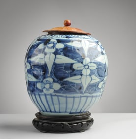 Antique Chinese Blue & White Porcelain Jar