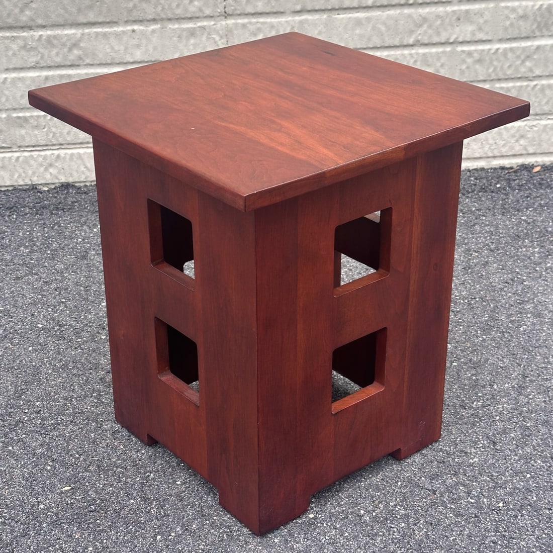 Stickley Side Table / Stand (1 of 4)