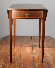 20th C. Bench Made Drop Leaf Table