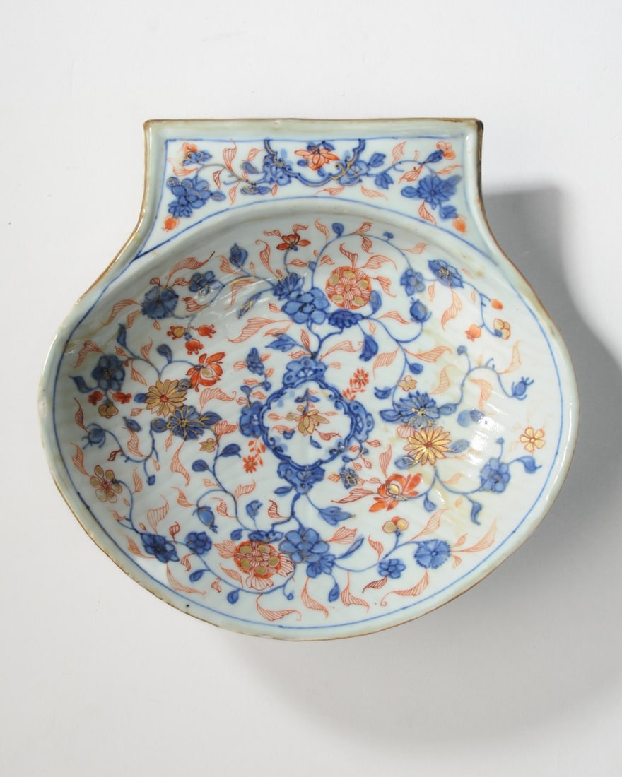 18th C. Chinese Imari Shell Dish (1 of 11)