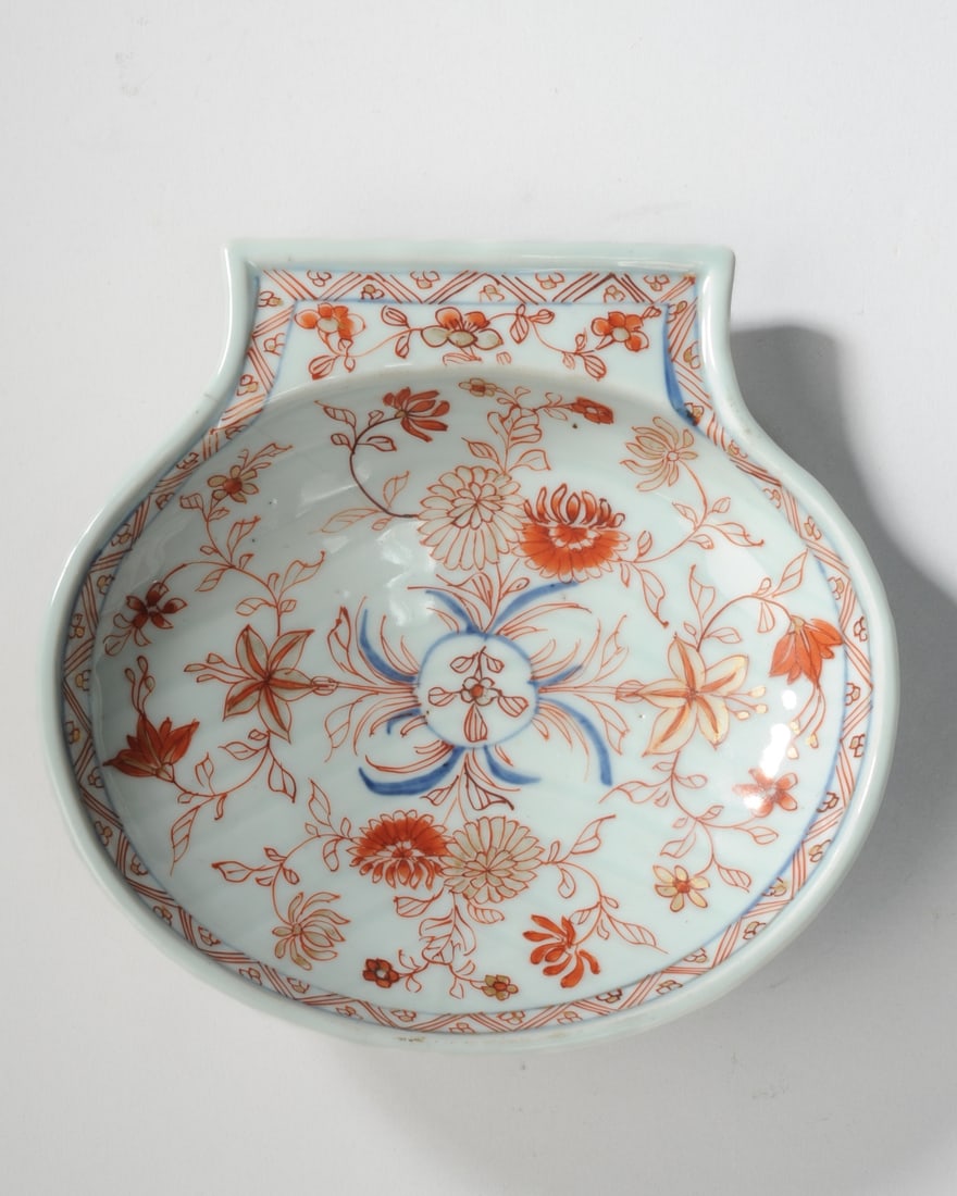 18th C. Chinese Imari Shell Dish (1 of 10)