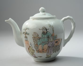 Chinese Qianjiang Enamel Decorated Teapot