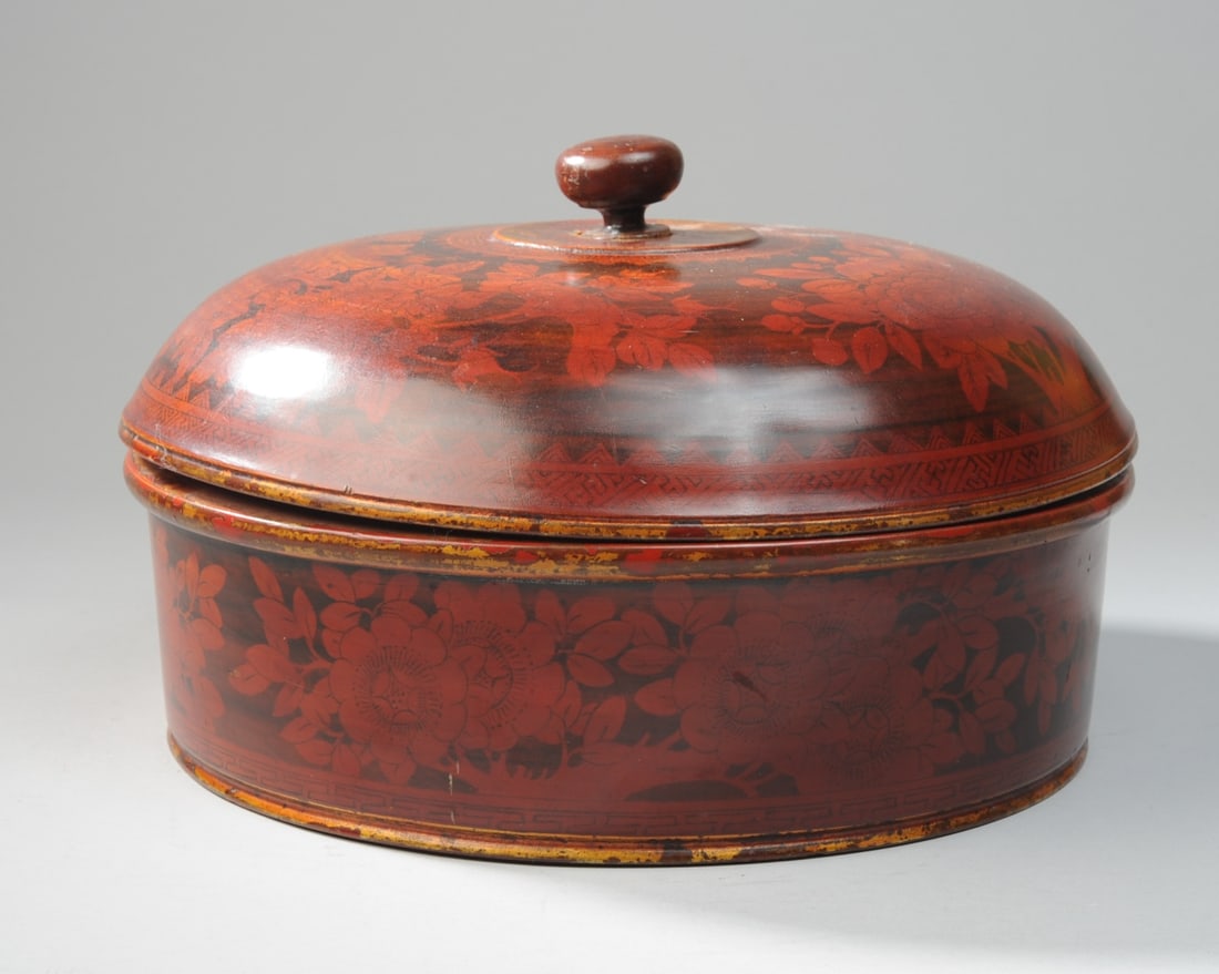 Antique Chinese Lacquer Storage Box (1 of 7)