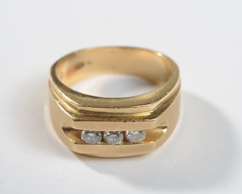 14K Gold & Diamond Ring