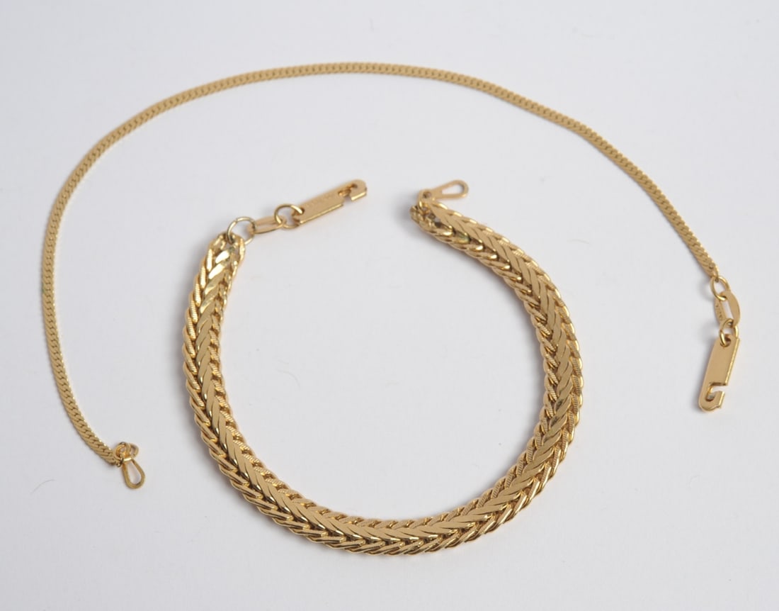 Two 18K Gold Bracelets (1 of 4)