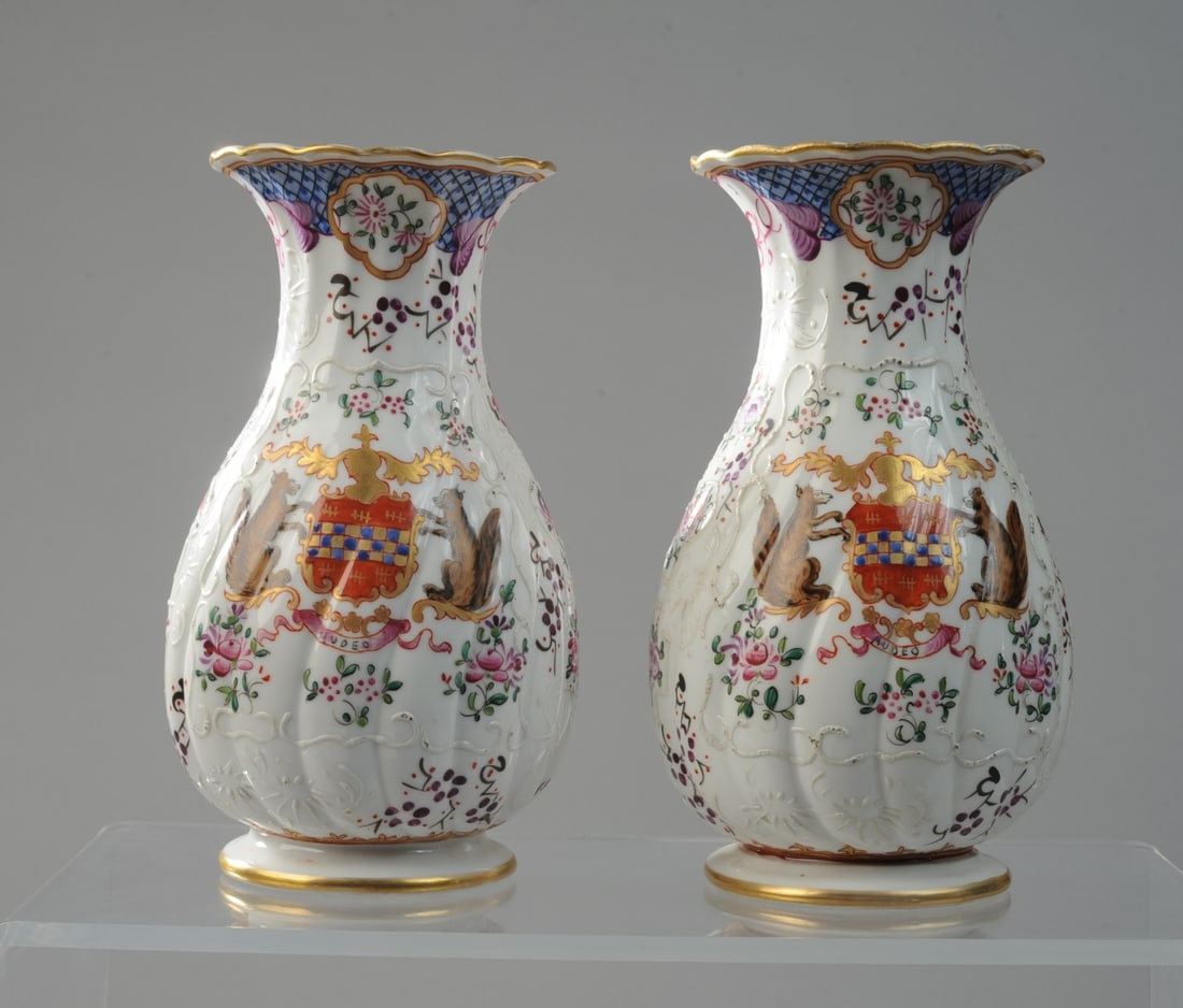 Pair Samson Paris  Armorial Vases (1 of 7)