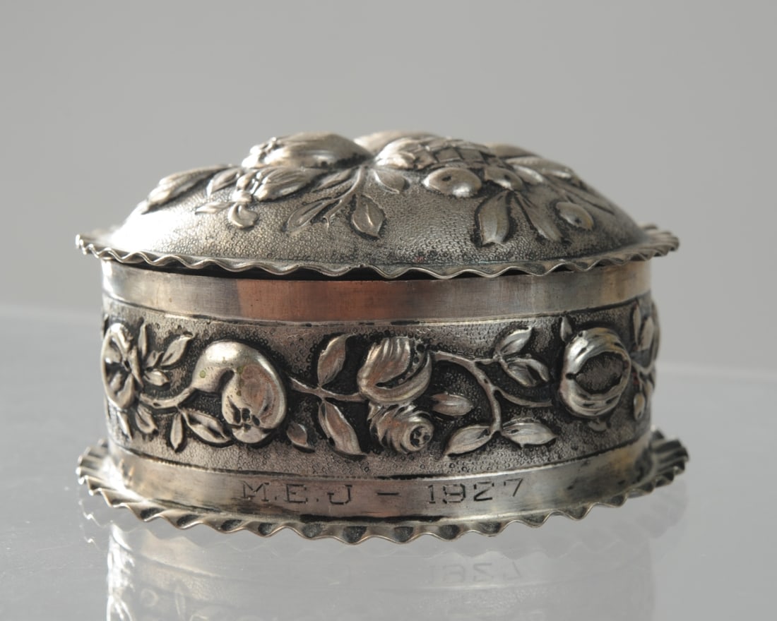 German 800 Silver Repousse Trinket Box (1 of 5)