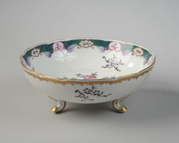 Samson Chinese Export Style Armorial Bowl