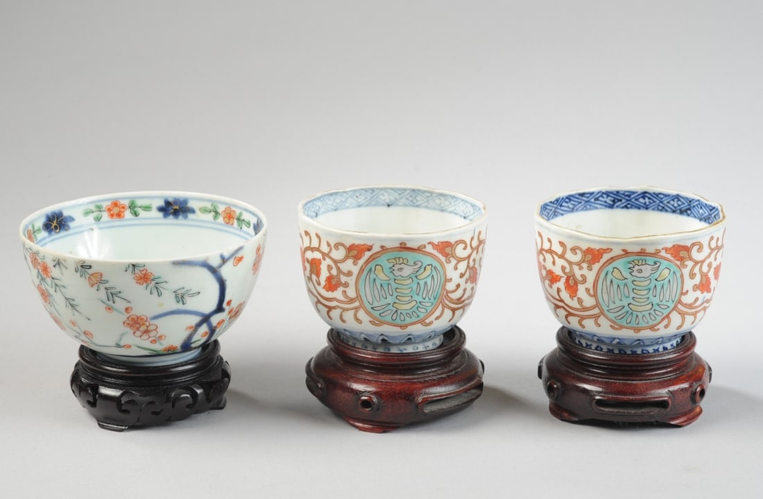 Three Antique Imari Tea Bowls / Cups (1 of 8)