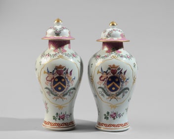 Pair Samson, Paris Armorial Garniture Vases