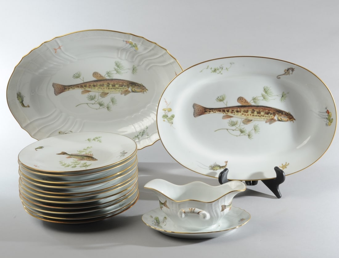 14 pcs. Richard Ginori "Quenelle" Fish Porcelain (1 of 12)