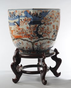 Large Meiji Imari Cache Pot.
