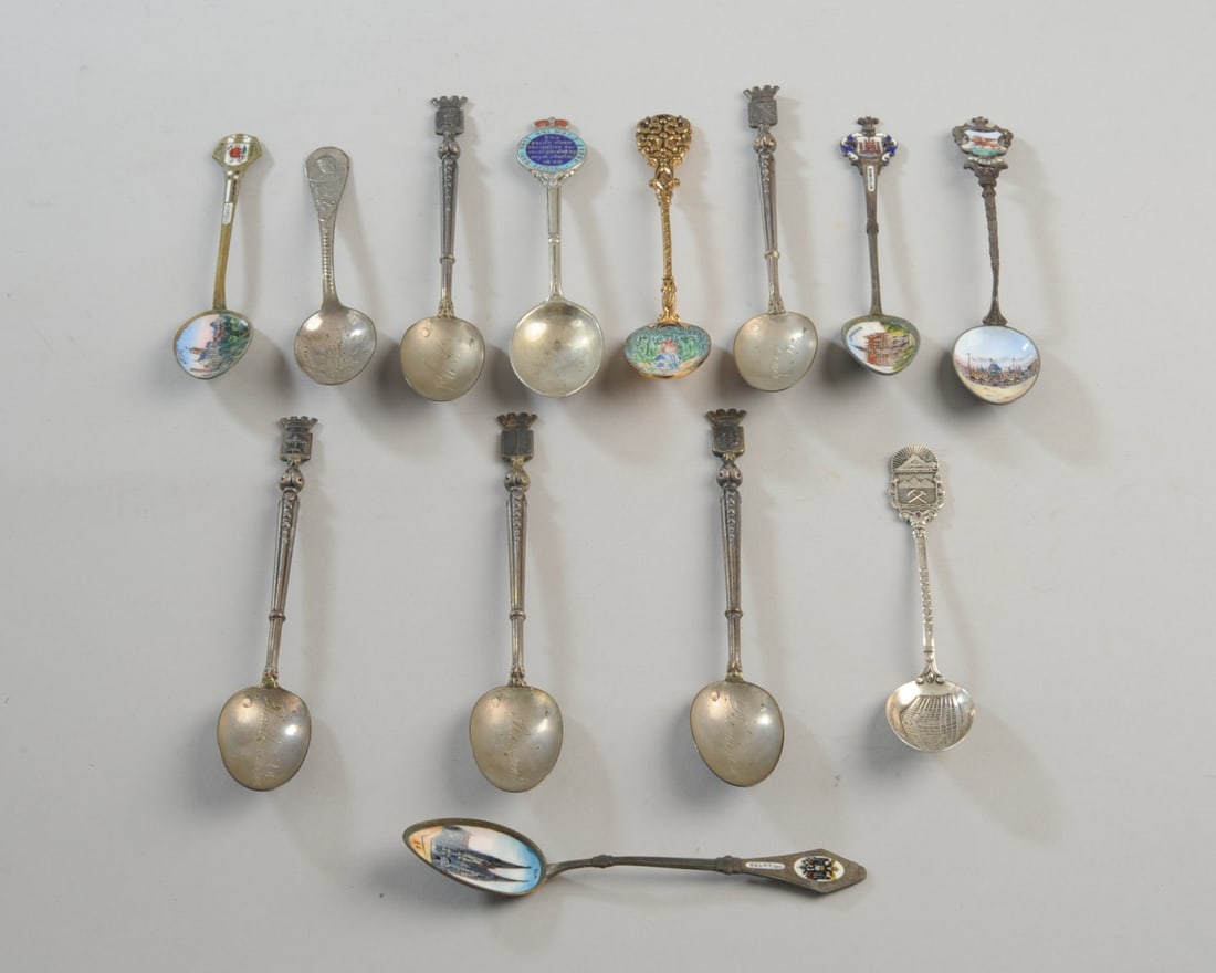 13 Vintage / Antique Souvenir Spoons: Some with enamel decoration. Longest: approx. 5 1/2". Our primary recommendation is to arrange shipping yourself using Blue Ridge Pack & Ship. Most bidders find this is the most economical route. Simp