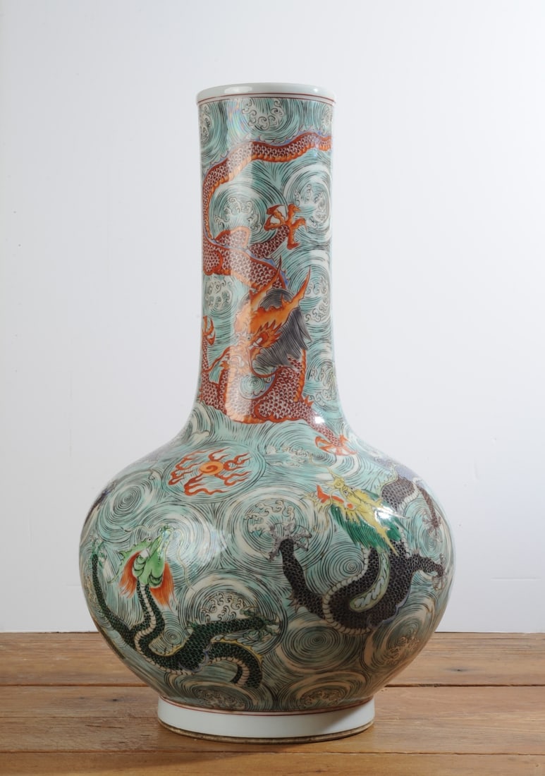 Chinese Tianqiuping Dragon Vase (1 of 12)