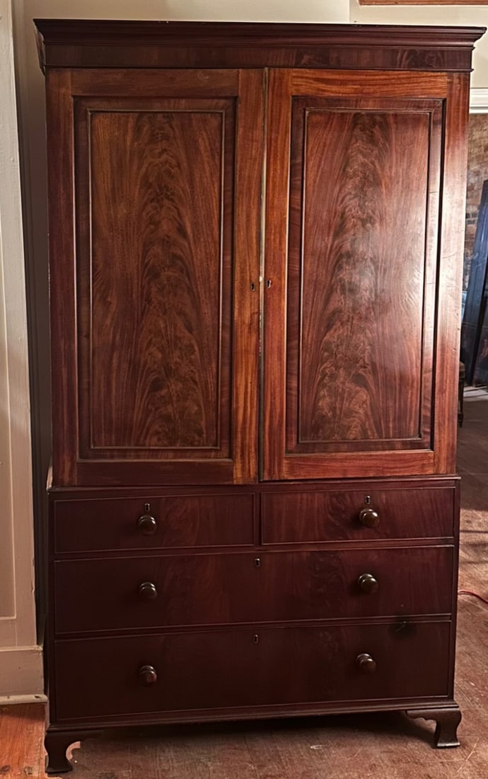 George III Mahogany Linen Press (1 of 16)