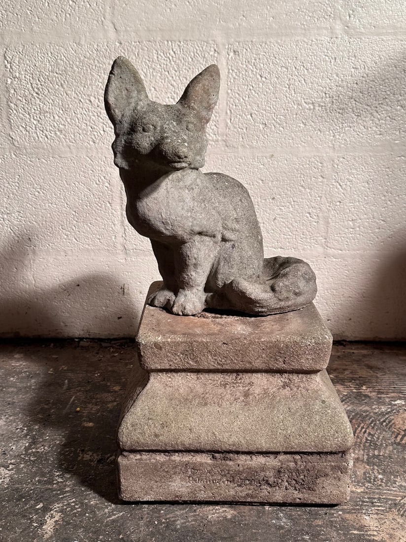 Concrete Garden Fox and Base (1 of 6)