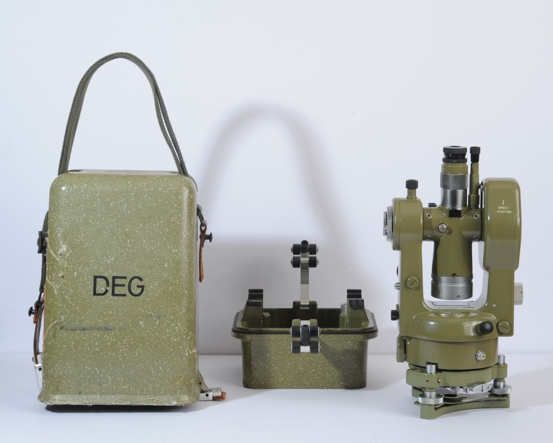 Kern Swiss Military Theodolite DKM2-AA (1 of 8)