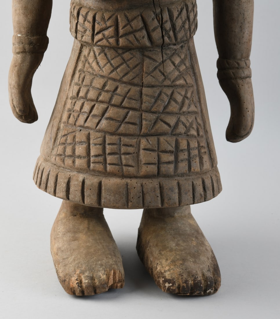 Béninese Queen Figure - 13