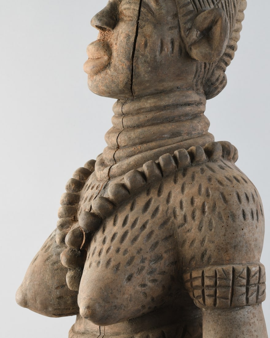 Béninese Queen Figure - 15