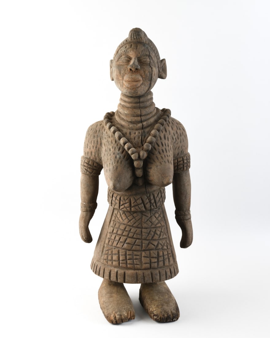 Béninese Queen Figure (1 of 17)