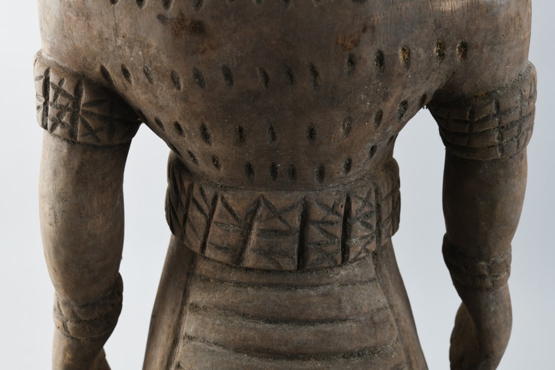 Béninese Queen Figure - 5