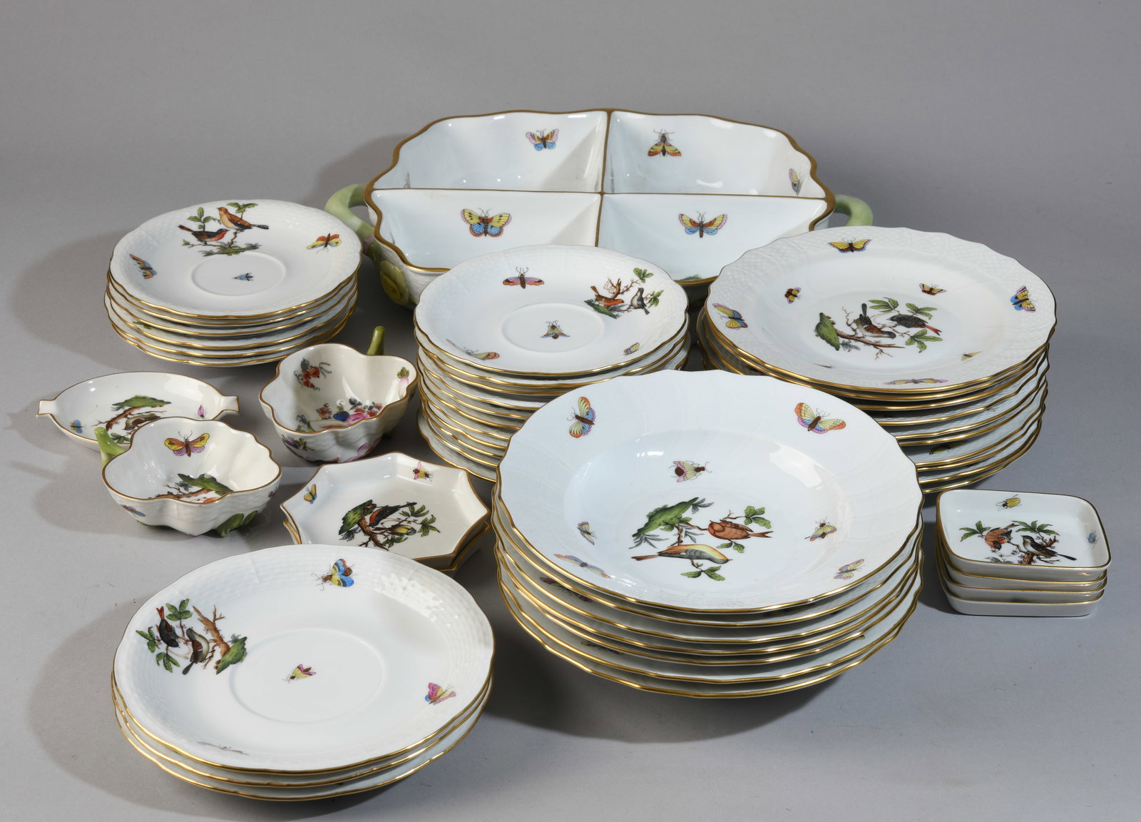 47 pcs. Herend Rothschild Bird (1 of 8)