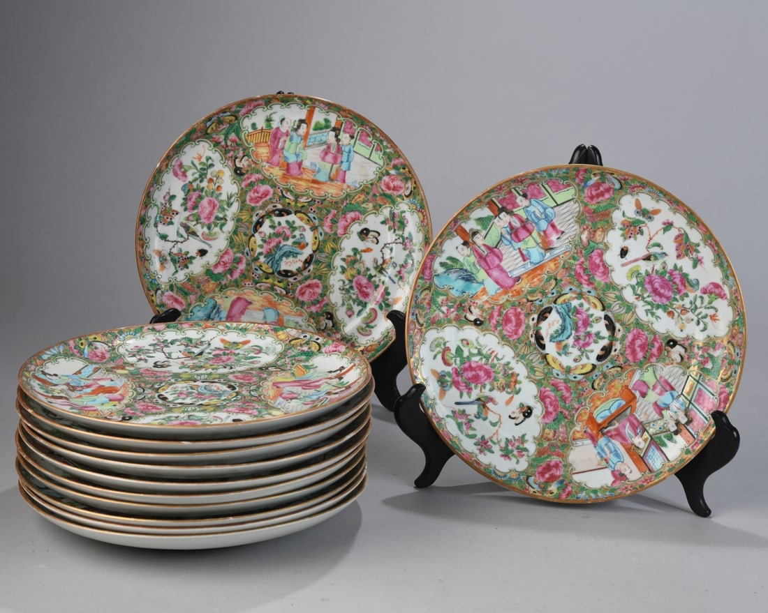 Twelve Chinese Export Rose Medallion Plates (1 of 20)
