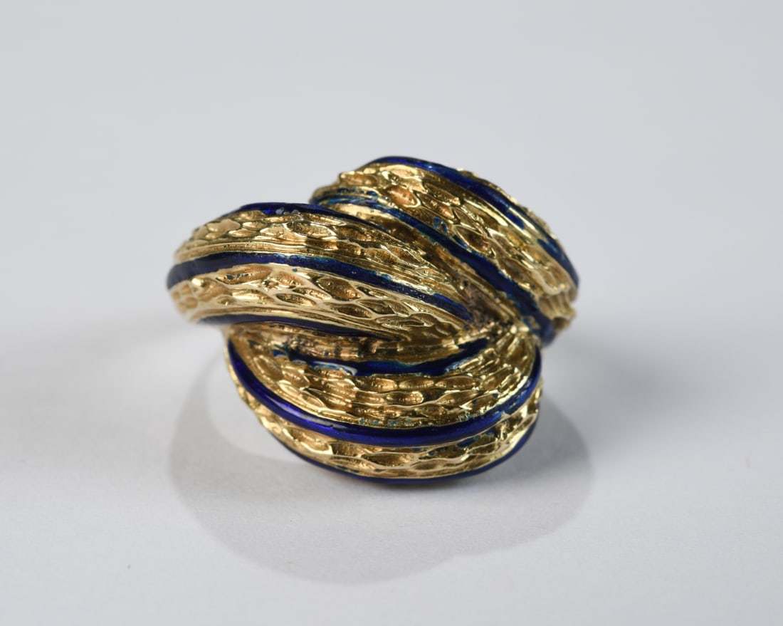 10K Gold Ring: With enameled decoration, some wear to enamel. Size 7 1/2. Total weight: approx. 9.05 grams. Our primary recommendation is to arrange shipping yourself using Blue Ridge Pack & Ship. Most bidders find 