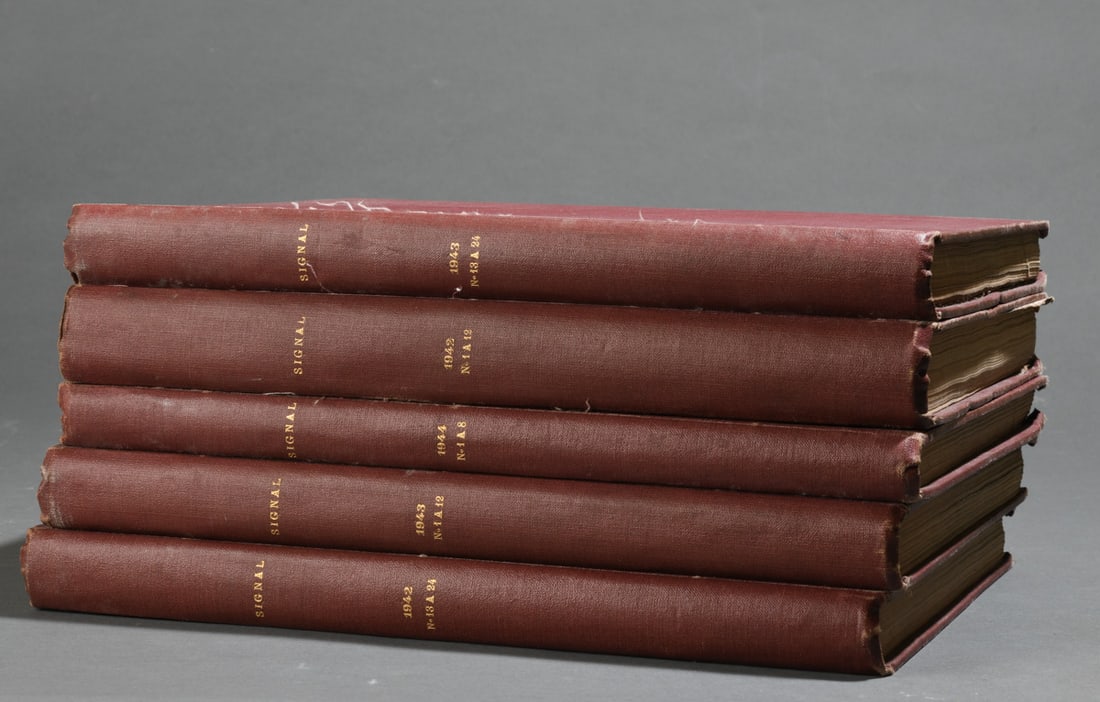 Five Bound WWII Magazine Volumes: German WWII propaganda periodical Signal (Spanish-language edition), five bound volumes, 1942–1944. Large-format illustrated magazines published by Deutscher Verlag, Berlin, on behalf of the Wehrmac